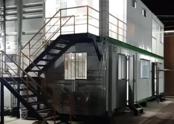 Venta de contenedores marítimos adaptados para oficinas modulares en Perú