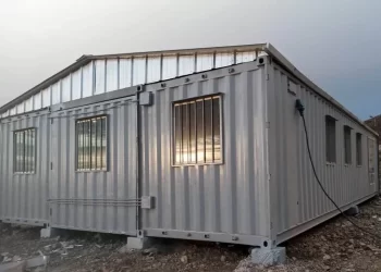 Contenedores utilizados en proyectos mineros para oficinas y almacenamiento